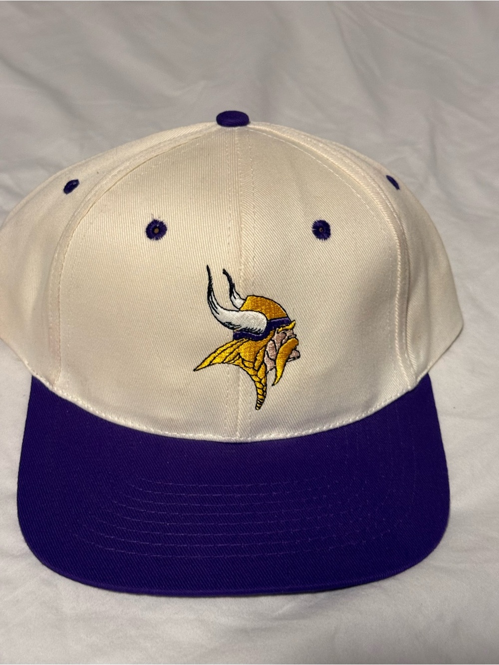 NFL Vintage Minnesota Vikings Embroidered White and Purple Snapback Hat